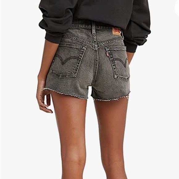 Levi’s 501 Shorts - Picture 2 of 4